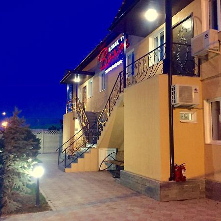 Voyazh Hotel Taraz Kültér fotó