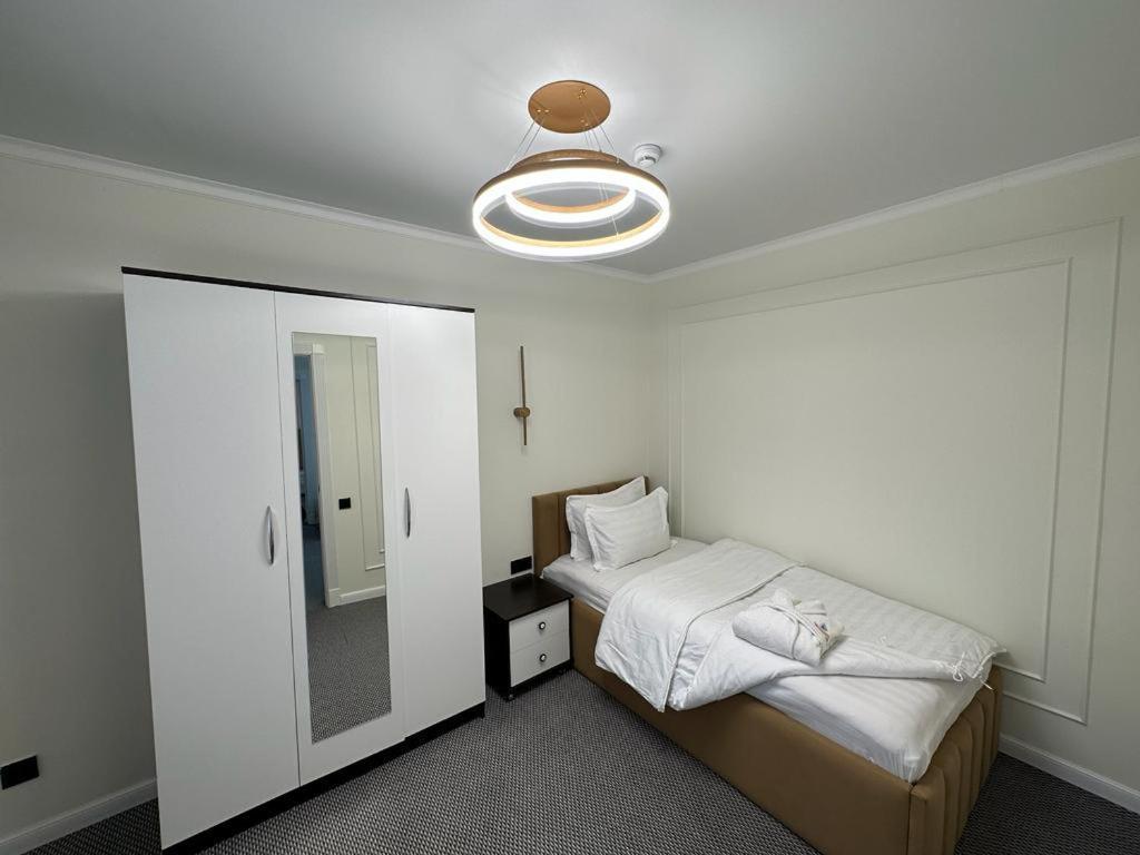 Voyazh Hotel Taraz Kültér fotó